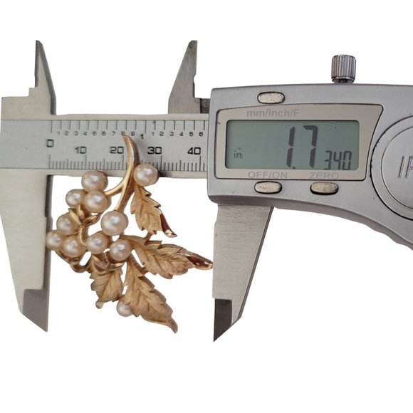 Trifari Crown Over T Gold Tone Faux Pearl Fruit And Leaf Brooch Pin, Signed K698 - Picture 7 of 8